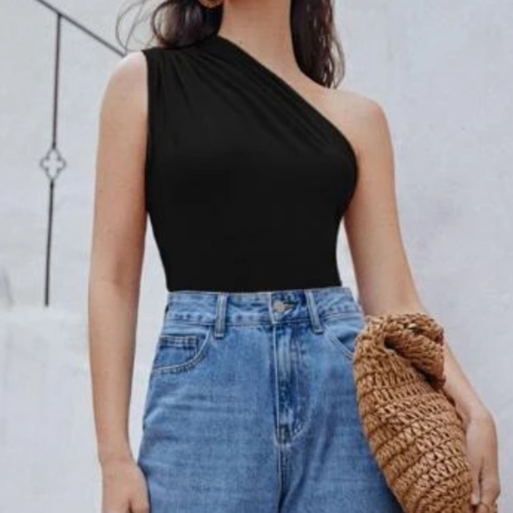 ONE SHOULDER BODYSUIT